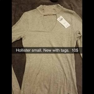Hollister shirt small
